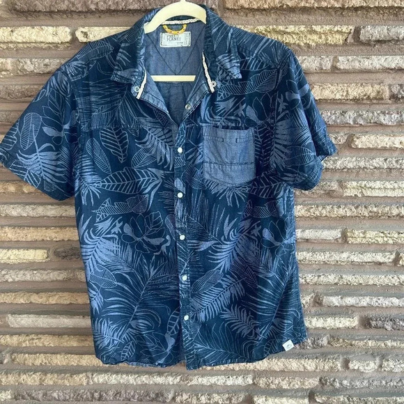 Free Planet Men's Blue Hawaiian Foliage Print Contrast Pocket Short Sleeve Shirt - Picture 1 of 6